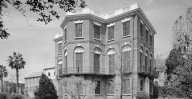 Patrick Baty has advised on paint and colour issues in the Nathaniel Russell House in Charleston, South Carolina