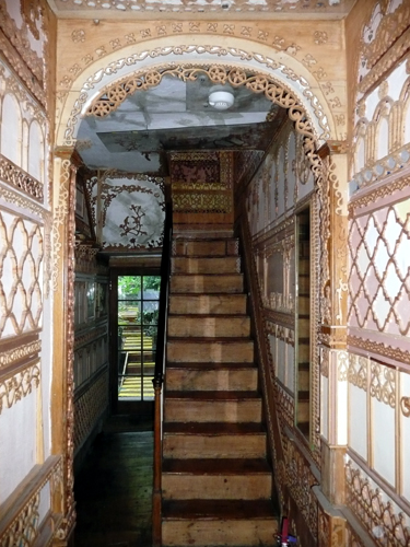 Khadambi Asalache House - Hallway