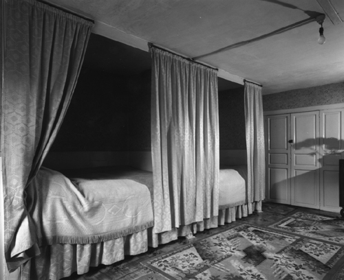 Box bed 1967